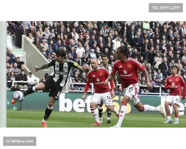 英超争四白热化曼联紧追利物浦米兰登顶巴黎丢榜首 英超争四白热化曼联紧追利物浦米兰登顶巴黎丢榜首